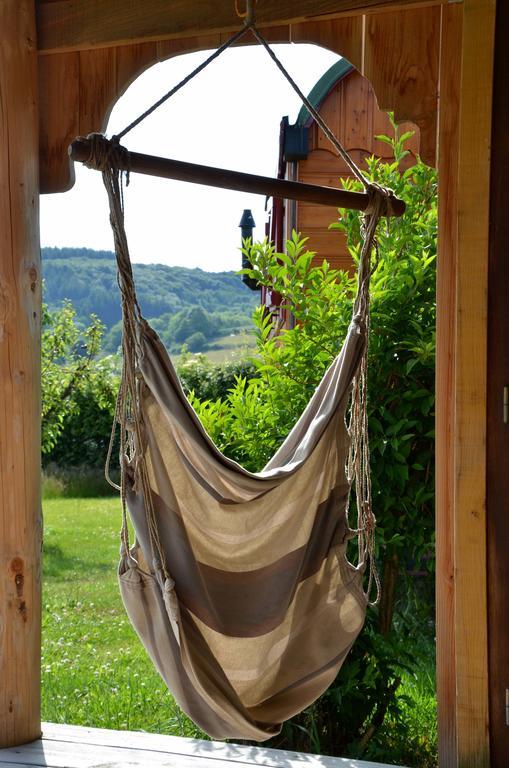La Roulotte De La Fay Villa Dompierre-les-Ormes Room photo