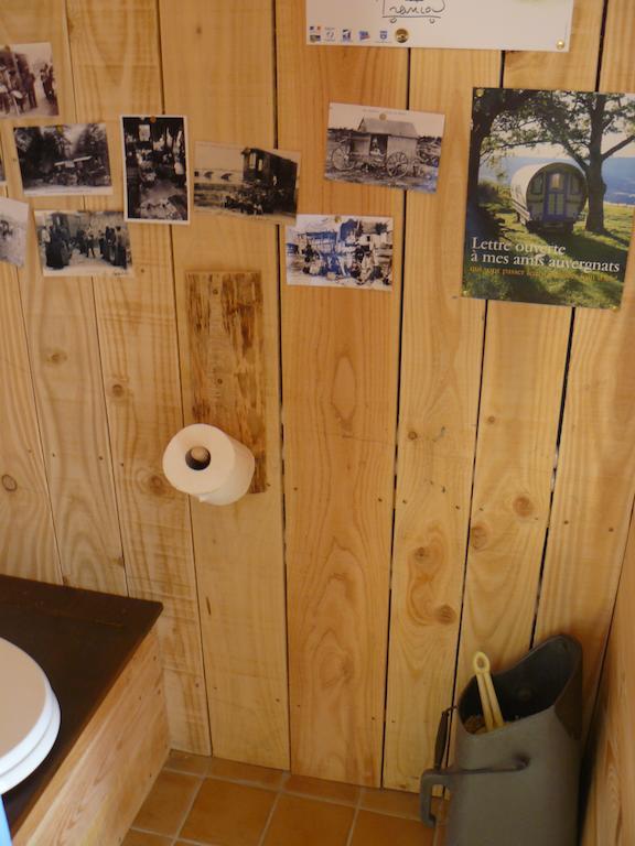 La Roulotte De La Fay Villa Dompierre-les-Ormes Room photo